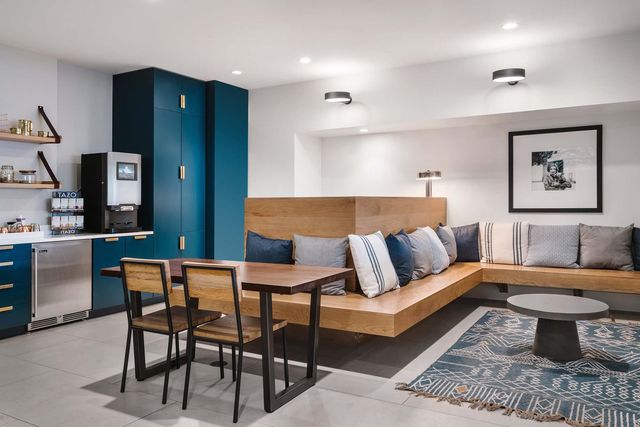 501 West Ave 2004, Austin, TX 78701