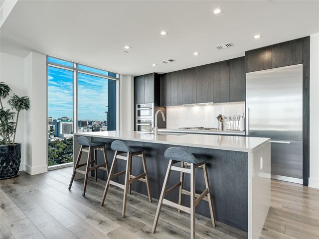 501 West Ave 2004, Austin, TX 78701