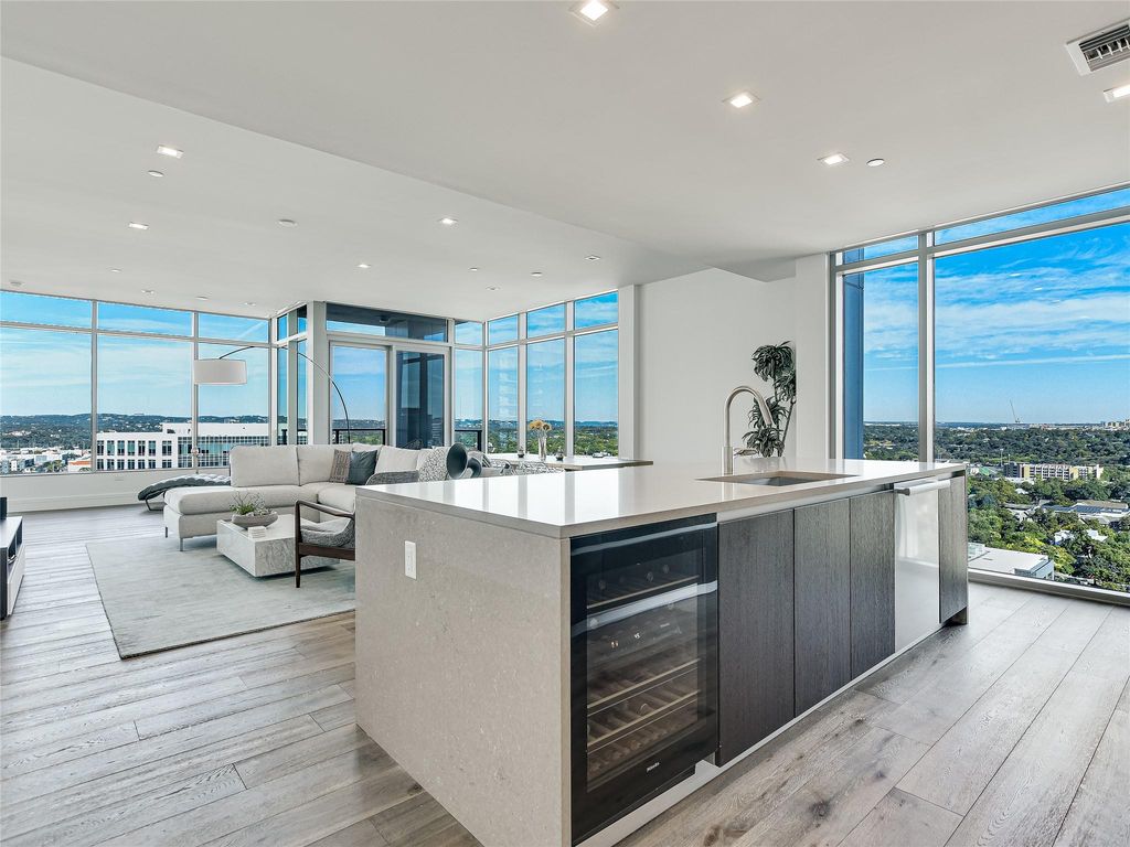 501 West Ave 2004, Austin, TX 78701
