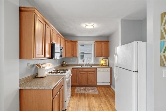 33 Essex St 1, Salem, MA 01970