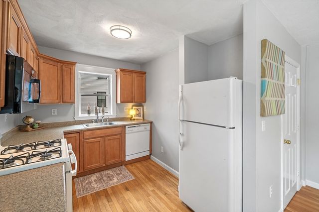 33 Essex St 1, Salem, MA 01970