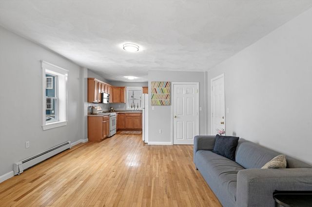 33 Essex St 1, Salem, MA 01970