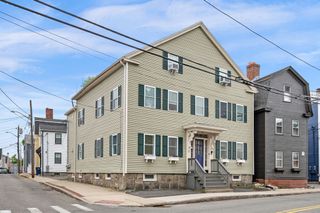 33 Essex St 1, Salem, MA 01970