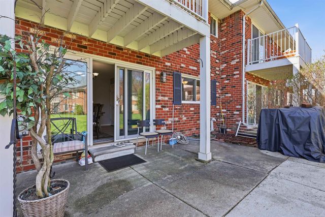 42211 Toddmark Ln Lane, Clinton Township, MI 48038
