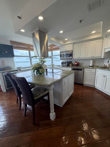 5200 N Ocean Drive 606, Singer Island, FL 33404