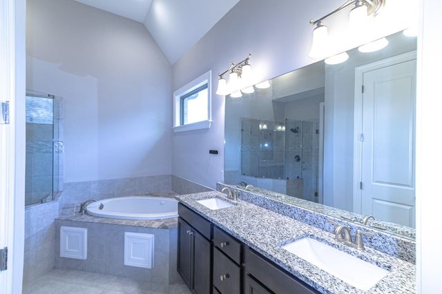 2422 CRIMSON RIDGE LN, Unincorporated, TN 38016