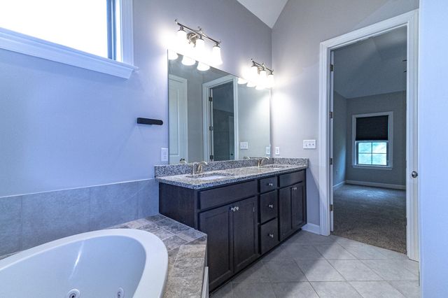 2422 CRIMSON RIDGE LN, Unincorporated, TN 38016