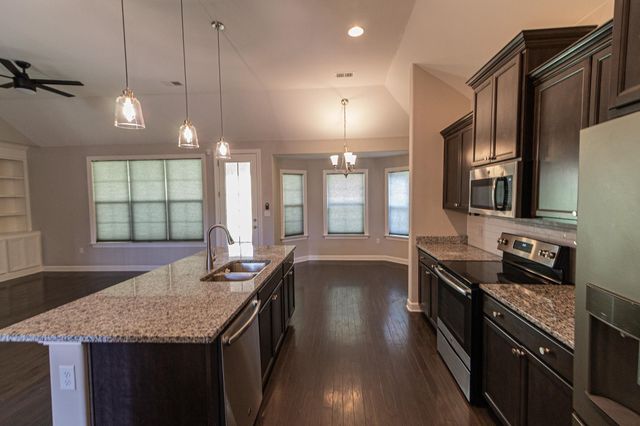 2422 CRIMSON RIDGE LN, Unincorporated, TN 38016