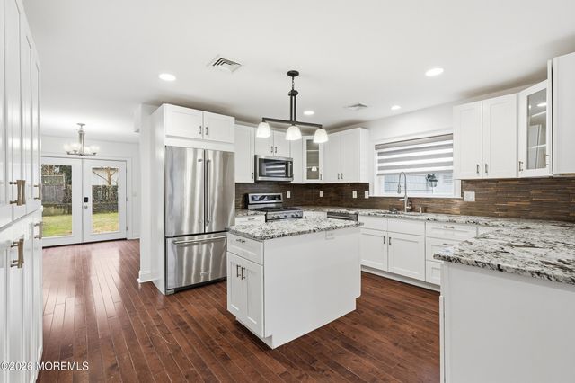 232 Woodcrest Road, Oakhurst, NJ 07755