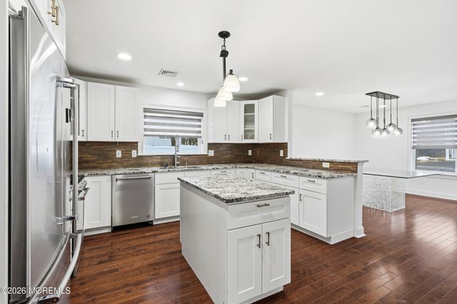 232 Woodcrest Road, Oakhurst, NJ 07755