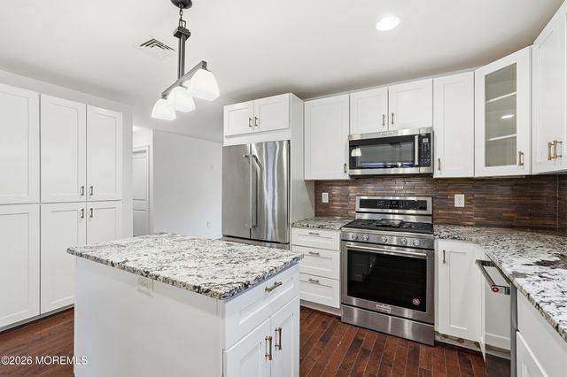 232 Woodcrest Road, Oakhurst, NJ 07755