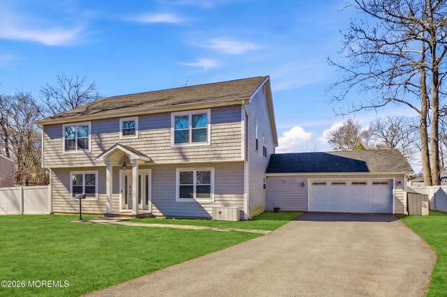 232 Woodcrest Road, Oakhurst, NJ 07755