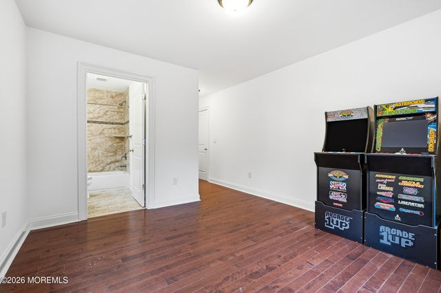 232 Woodcrest Road, Oakhurst, NJ 07755