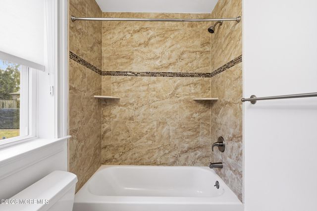 232 Woodcrest Road, Oakhurst, NJ 07755