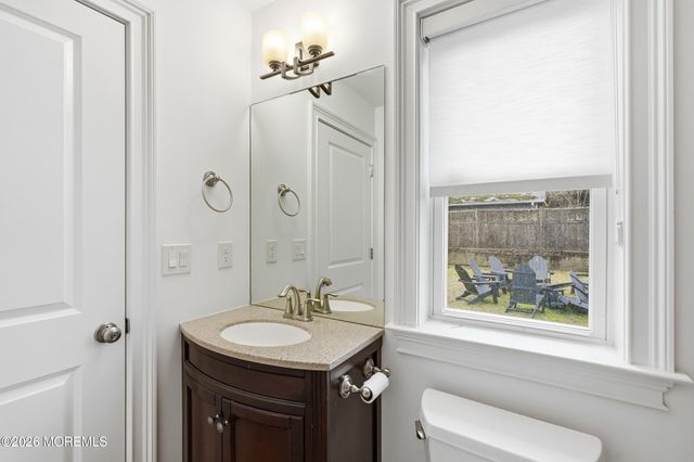 232 Woodcrest Road, Oakhurst, NJ 07755