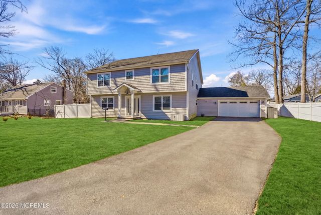 232 Woodcrest Road, Oakhurst, NJ 07755