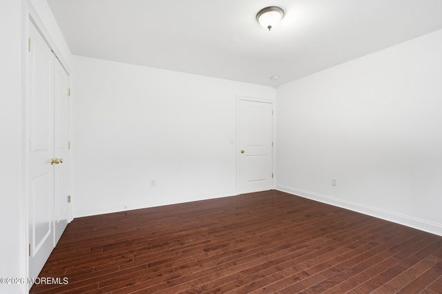 232 Woodcrest Road, Oakhurst, NJ 07755