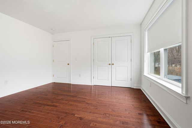 232 Woodcrest Road, Oakhurst, NJ 07755