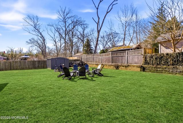 232 Woodcrest Road, Oakhurst, NJ 07755