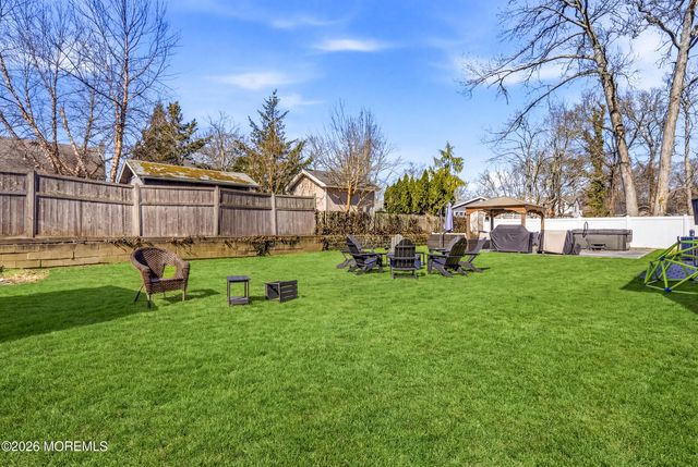 232 Woodcrest Road, Oakhurst, NJ 07755