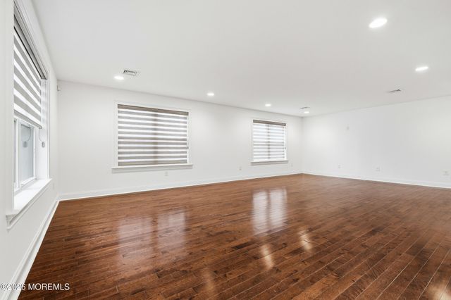 232 Woodcrest Road, Oakhurst, NJ 07755