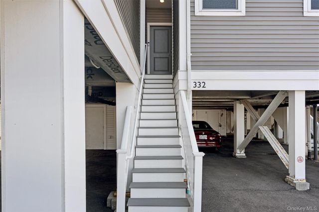 332 Marina Pointe Drive 332, East Rockaway, NY 11518