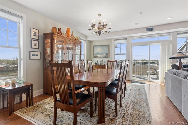 332 Marina Pointe Drive 332, East Rockaway, NY 11518