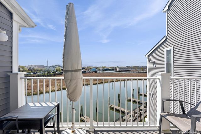332 Marina Pointe Drive 332, East Rockaway, NY 11518