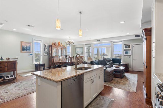 332 Marina Pointe Drive 332, East Rockaway, NY 11518