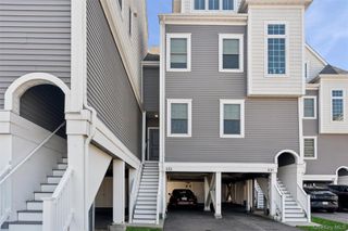 332 Marina Pointe Drive 332, East Rockaway, NY 11518
