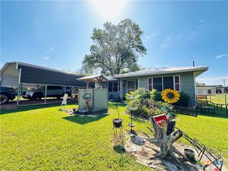 27 COUNTY ROAD 398, Sweet Home, TX 77987
