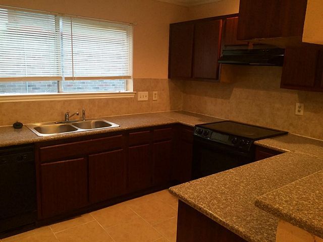 16826 Rippling Mill Drive, Sugar Land, TX 77498