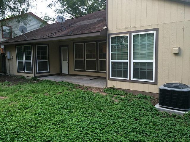 16826 Rippling Mill Drive, Sugar Land, TX 77498