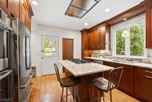 17 Floyd Rd, Verona Twp., NJ 07044