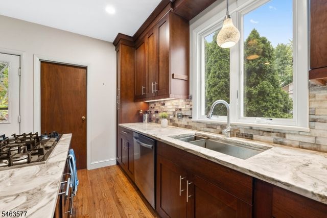 17 Floyd Rd, Verona Twp., NJ 07044