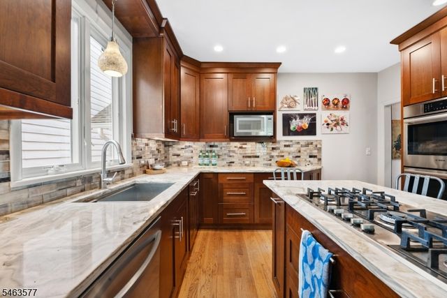 17 Floyd Rd, Verona Twp., NJ 07044