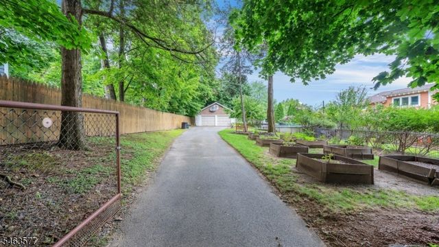 17 Floyd Rd, Verona Twp., NJ 07044