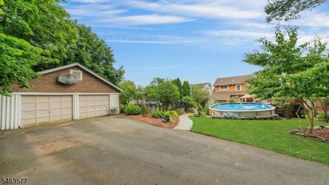 17 Floyd Rd, Verona Twp., NJ 07044