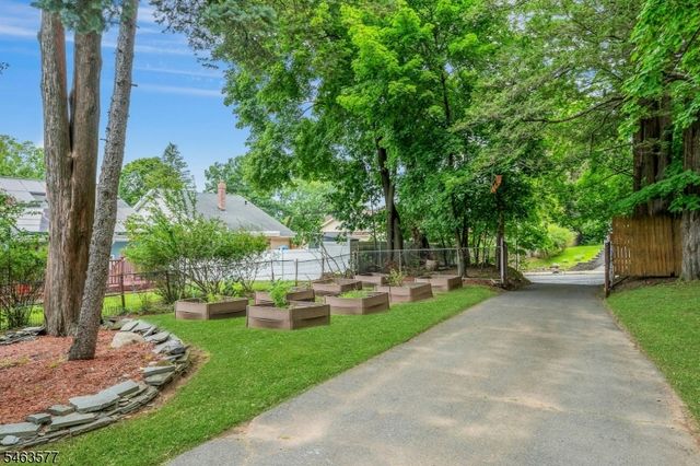 17 Floyd Rd, Verona Twp., NJ 07044