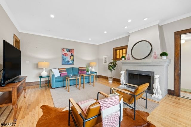 17 Floyd Rd, Verona Twp., NJ 07044