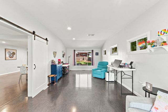 94 Florence Rd, Lowell, MA 01851