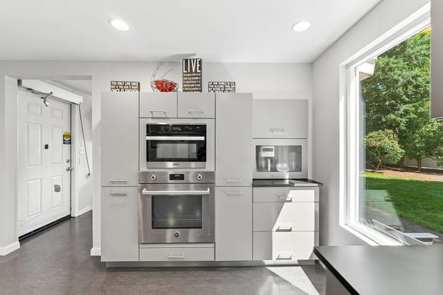 94 Florence Rd, Lowell, MA 01851