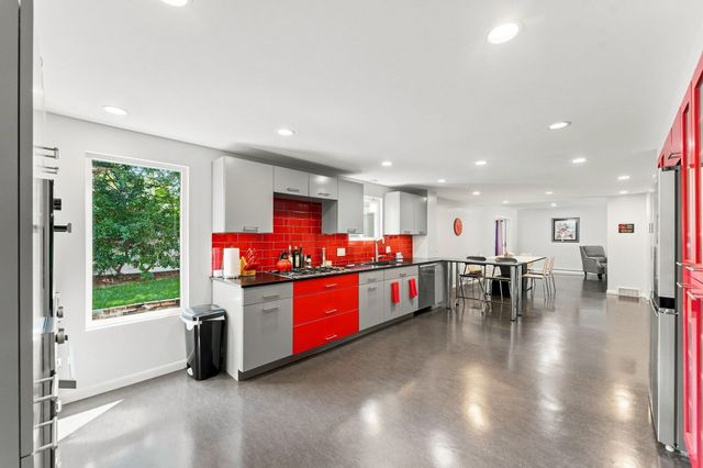 94 Florence Rd, Lowell, MA 01851