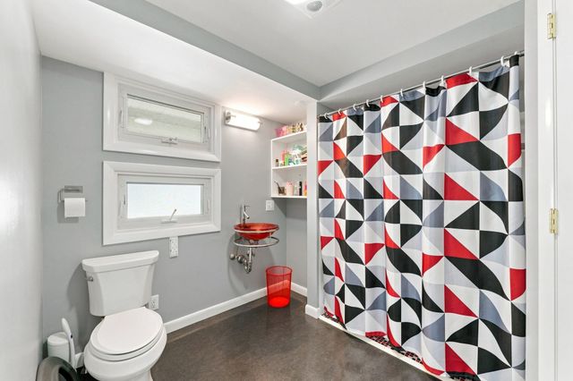 94 Florence Rd, Lowell, MA 01851