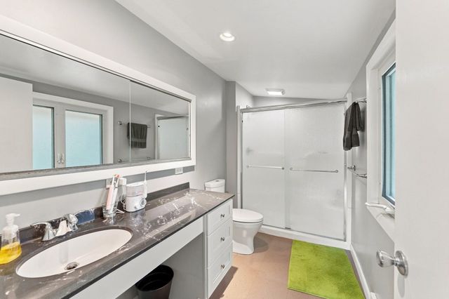 94 Florence Rd, Lowell, MA 01851