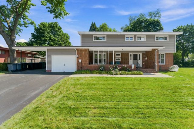 94 Florence Rd, Lowell, MA 01851