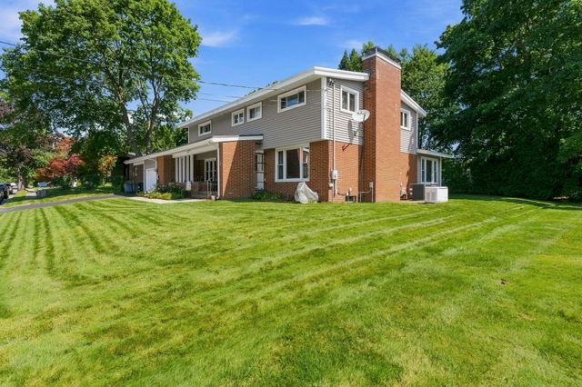 94 Florence Rd, Lowell, MA 01851