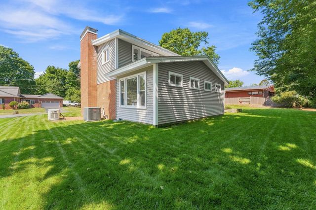 94 Florence Rd, Lowell, MA 01851