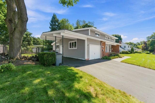 94 Florence Rd, Lowell, MA 01851