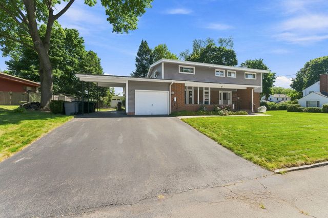 94 Florence Rd, Lowell, MA 01851